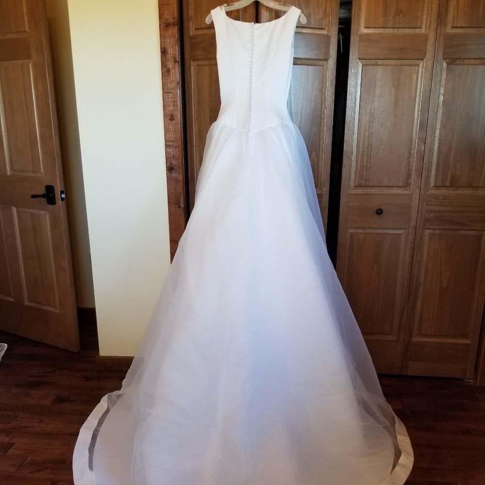 NWT white wedding dress with veil; size 4